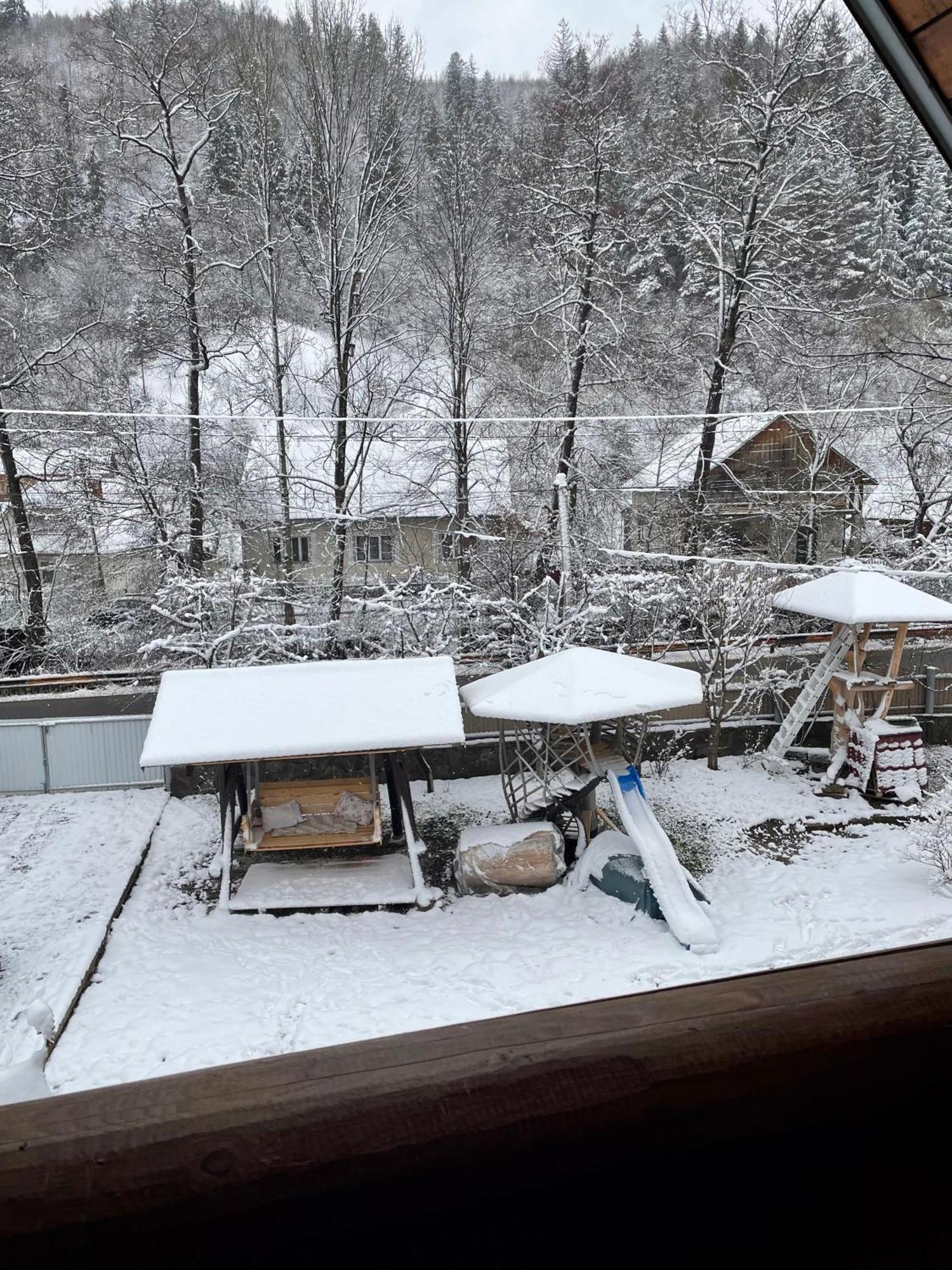 Садиба Between Mountains Mizhhirya  Εξωτερικό φωτογραφία