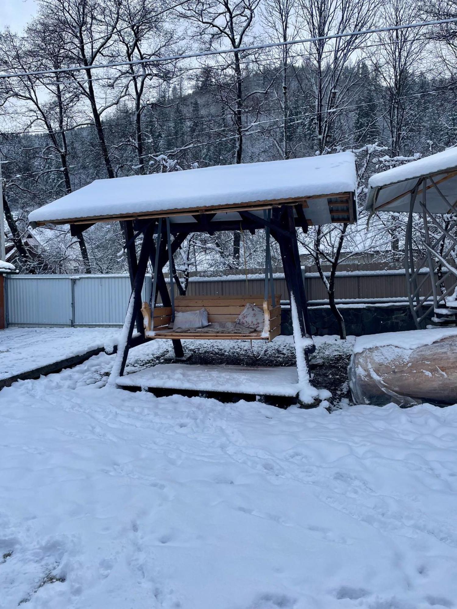 Садиба Between Mountains Mizhhirya  Εξωτερικό φωτογραφία